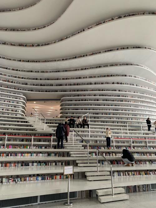 周末闲探滨海图书馆